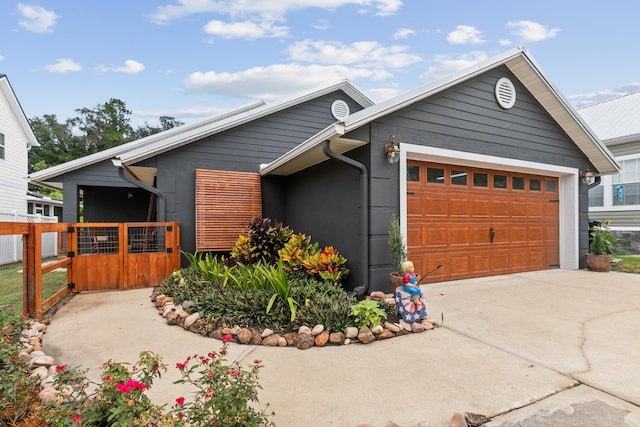 view of front facade with a garage