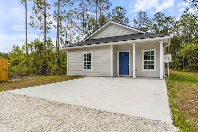 view of front of property featuring a porch