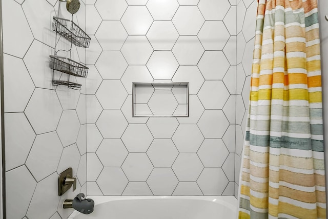 2470 Oleander St, Saint Augustine, FL 32080 - bathroom featuring shower / tub combo with curtain