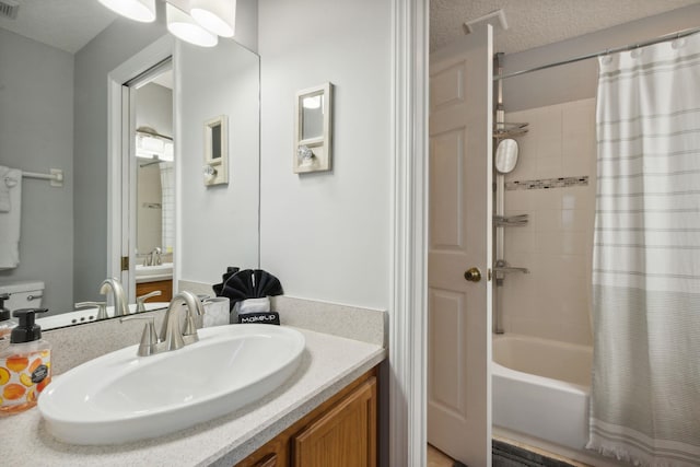 133 Pomar St, Saint Augustine, FL 32084 - full bath with shower / bathtub combination with curtain and vanity