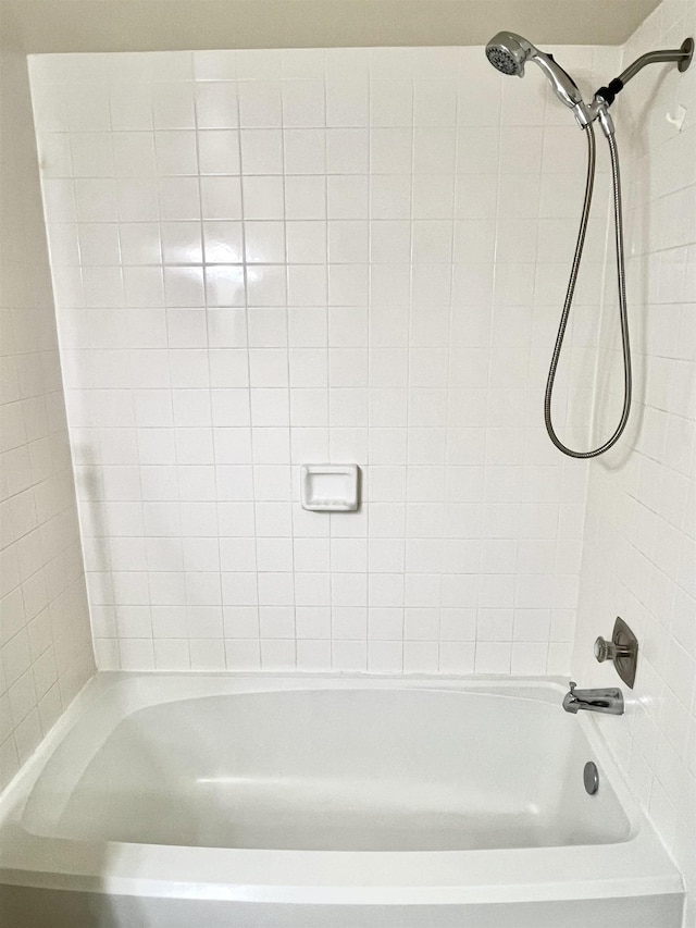 9 Alcira Ct, Saint Augustine, FL 32086 - full bath with shower / bath combination