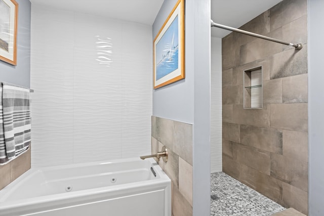 bathroom featuring tile walls