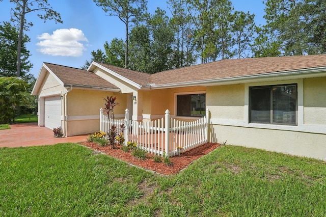 131 Boulder Rock Dr, Palm Coast, FL 32137 - view of front facade featuring stucco siding, an attached garage, a front yard, and concrete driveway