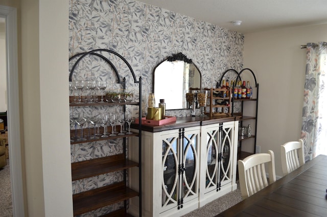 35 Putter Dr, Palm Coast, FL 32164 - dining area view of a dry bar