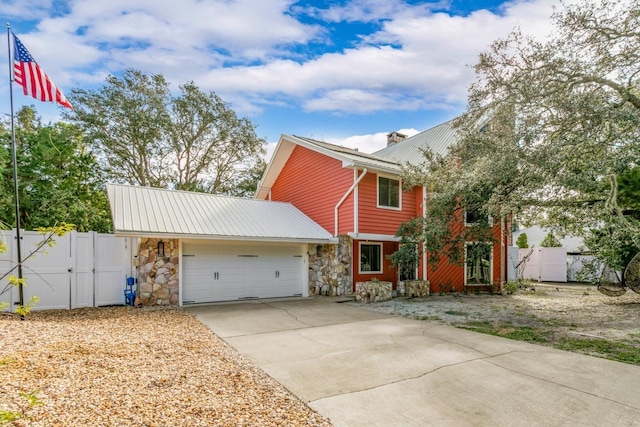 view of front facade featuring a garage