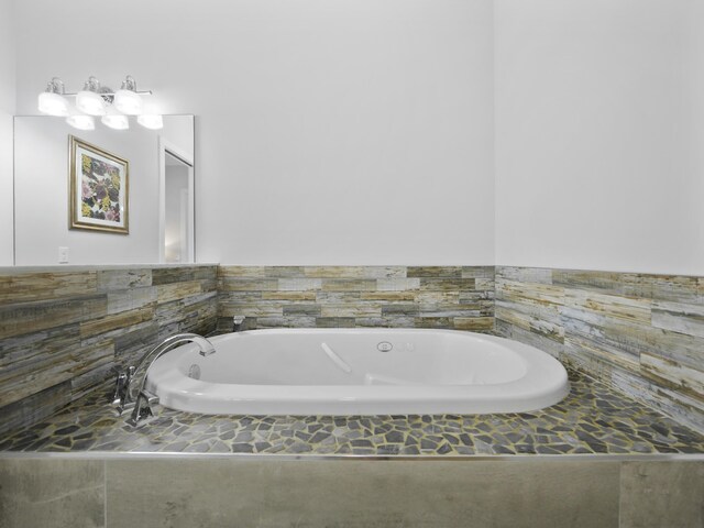 5813 Rudolph Ave, Saint Augustine, FL 32080 - full bath with a garden tub