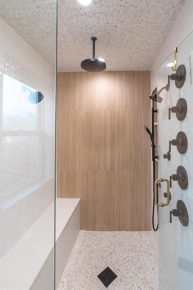 214 Deltona Blvd, Saint Augustine, FL 32086 - full bathroom with a shower