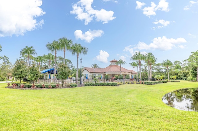 view of yard featuring a water view