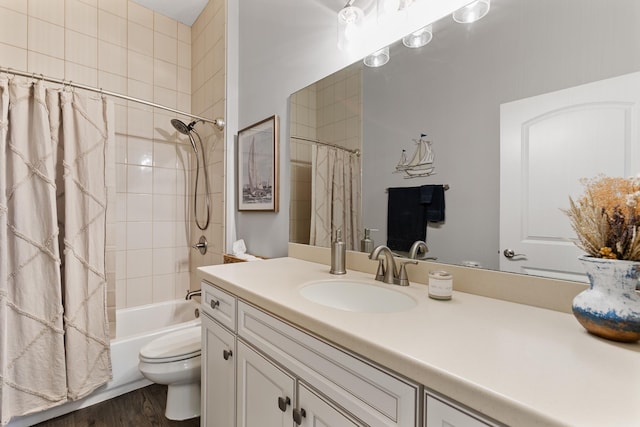 121 Grand Ravine Dr, Saint Augustine, FL 32086 - bathroom featuring toilet, vanity, shower / tub combo, and wood finished floors