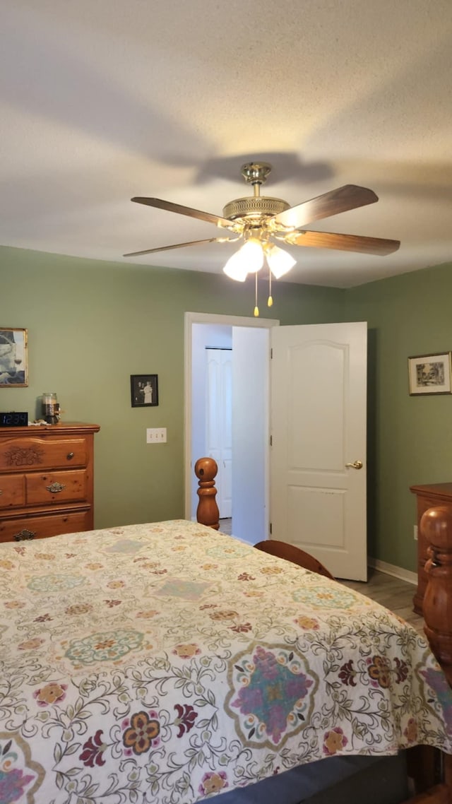 bedroom featuring a ceiling fan