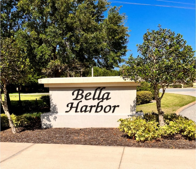 view of community / neighborhood sign