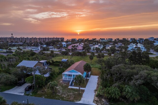 view of aerial view at dusk