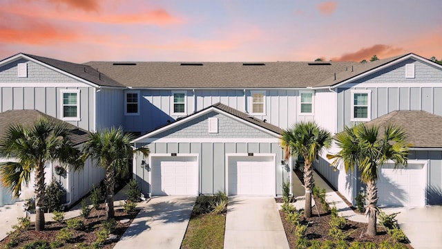 view of front of property featuring a garage