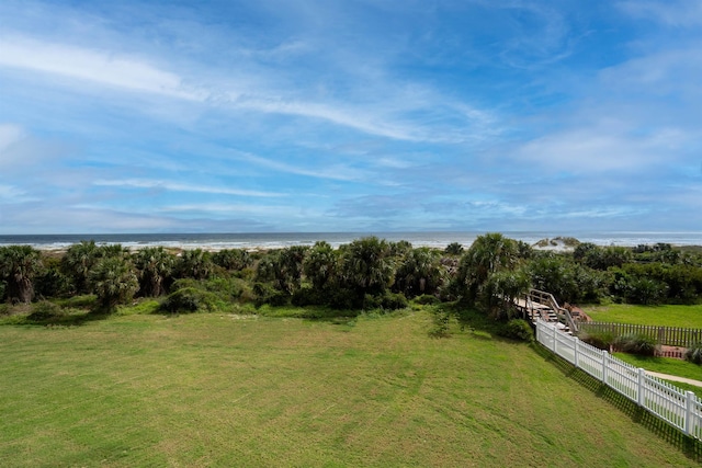 view of yard featuring a water view