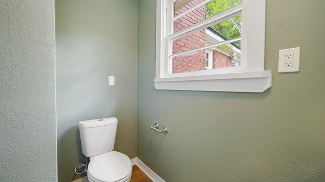 819 Mcduff Ave, Jacksonville, FL 32205 - bathroom with toilet and baseboards