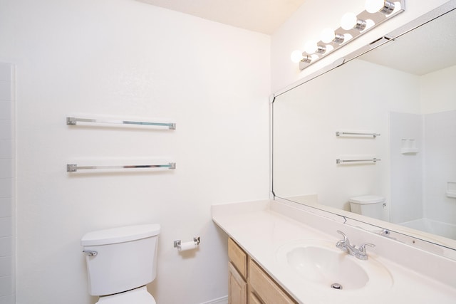 full bathroom featuring vanity, toilet, and shower / bathing tub combination