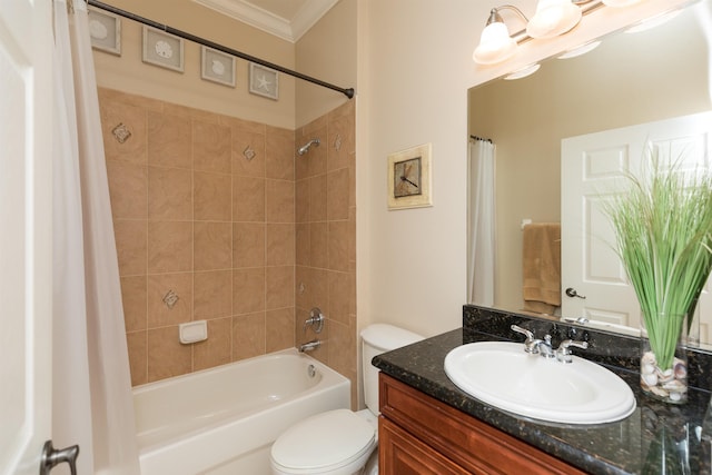 full bathroom with shower / tub combo with curtain, an inviting chandelier, vanity, ornamental molding, and toilet