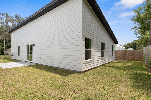 461 S Woodlawn St, Saint Augustine, FL 32084 - view of side of home with a patio