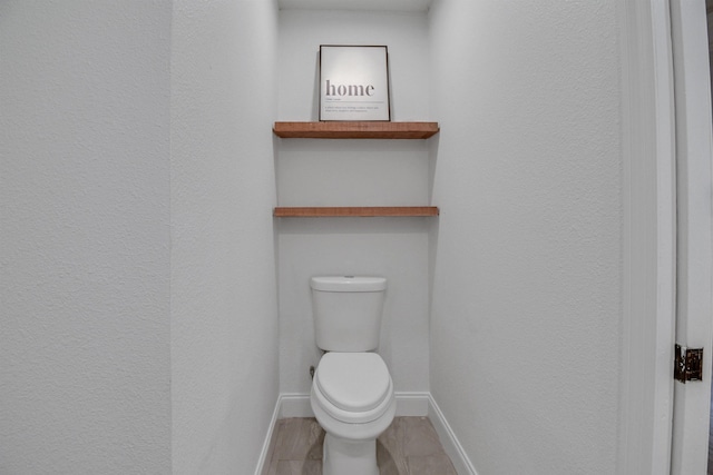 235 N Whitney St, Saint Augustine, FL 32084 - bathroom featuring a textured wall