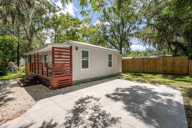 19 Phillips St, Saint Augustine, FL 32084 - view of outdoor structure with fence