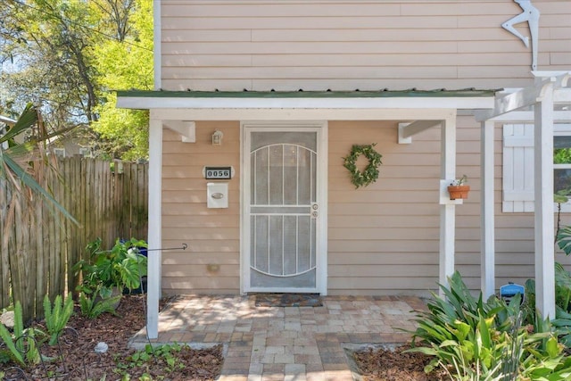 56 Dumas St, Saint Augustine, FL 32084 - property entrance featuring fence