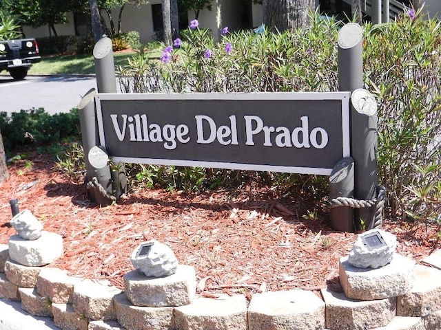 view of community / neighborhood sign