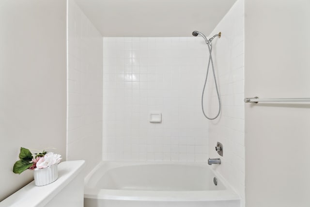 3 Tarragona Ct, Saint Augustine, FL 32086 - bathroom featuring  shower combination and toilet