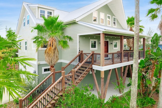 view of front of property featuring a porch