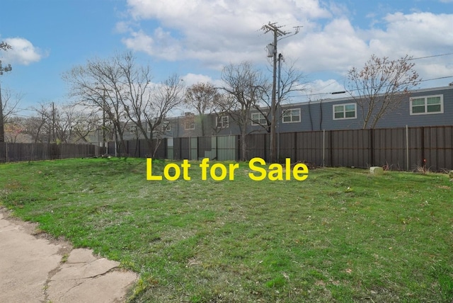 Listing photo 3 for 2724 N Buckner Blvd, Dallas TX 75228