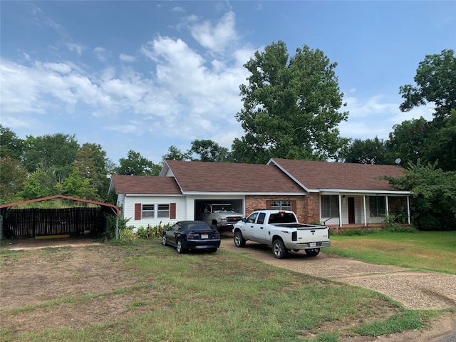 single story home featuring a front lawn and a porch