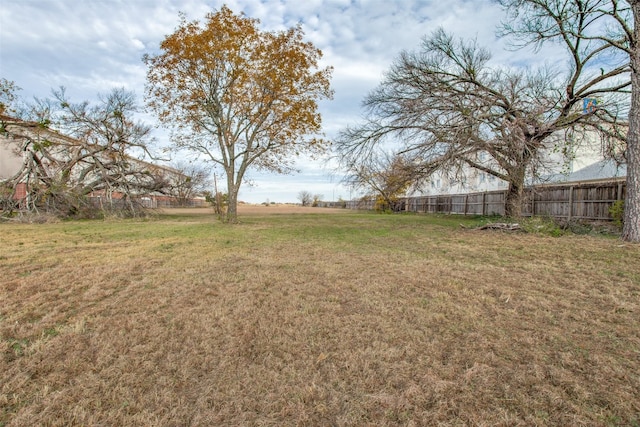 Listing photo 3 for 1724 W Henderson St, Cleburne TX 76033