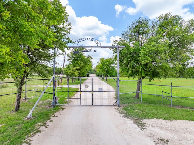 Listing photo 3 for 1307 County Road 2120, Meridian TX 76665