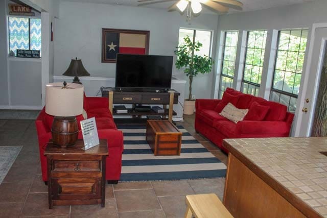 living room featuring ceiling fan