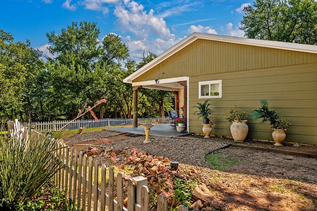 view of yard with a patio area