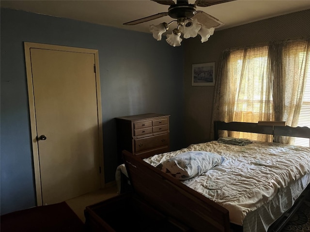 bedroom featuring ceiling fan