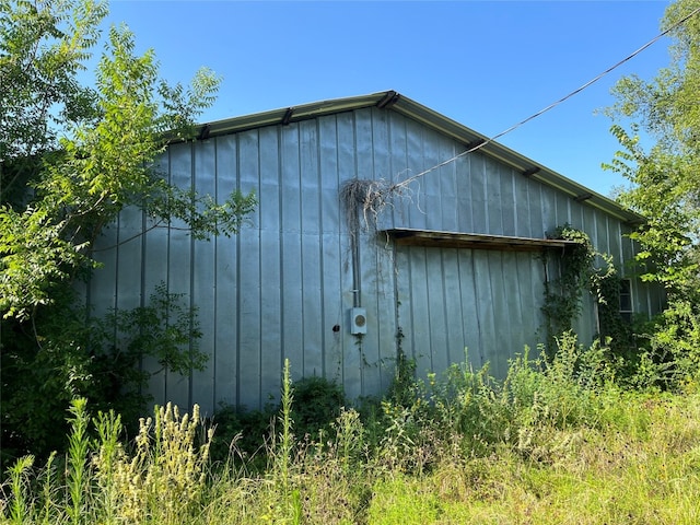 view of outdoor structure