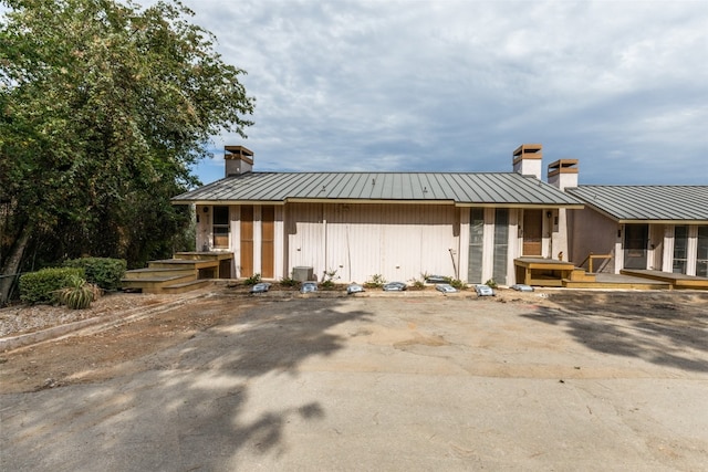 view of front of house