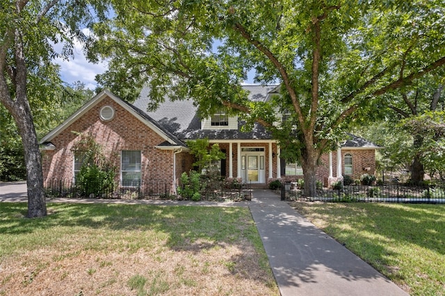 view of front facade with a front yard