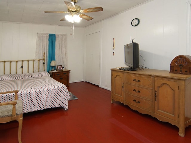 bedroom with ceiling fan