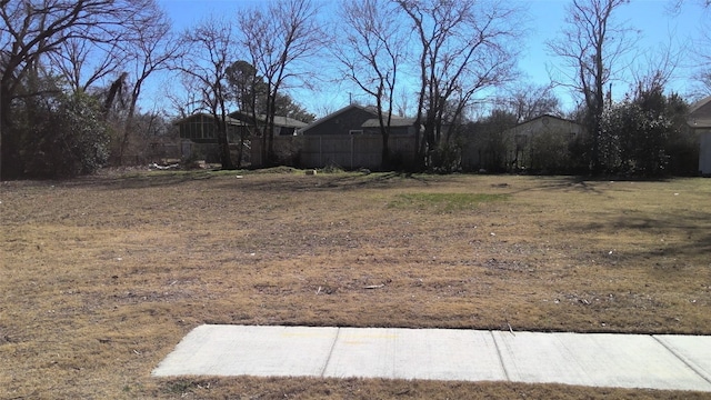 Listing photo 3 for 4528 Meek St, Dallas TX 75216