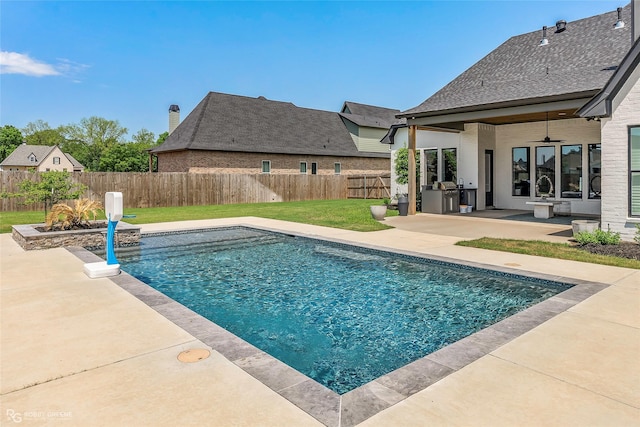 642 Caledonia Dr, Bossier City, LA 71111 - view of swimming pool with a fenced in pool, ceiling fan, a fenced backyard, and a patio area