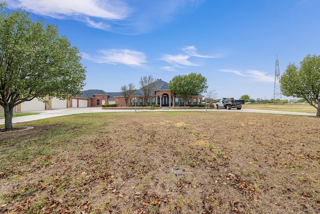 view of yard with a garage