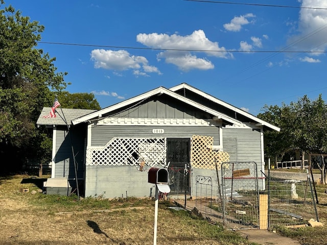 view of home's exterior