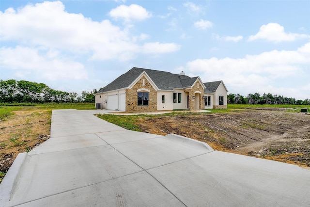 view of front facade with a garage