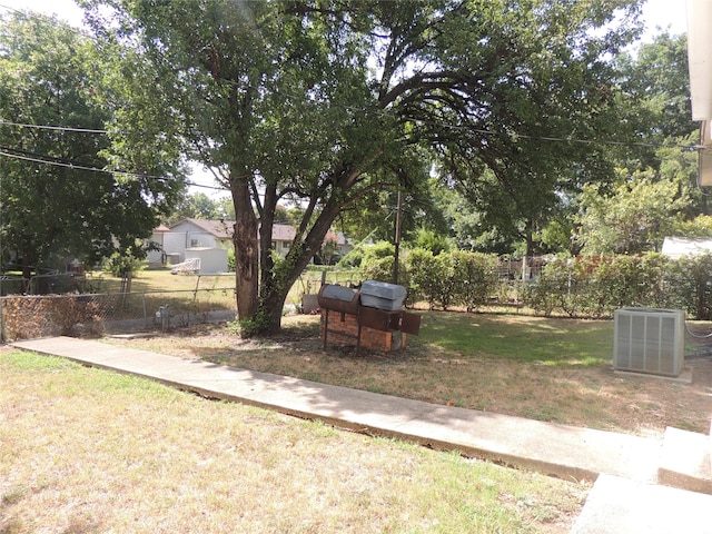 view of yard featuring cooling unit