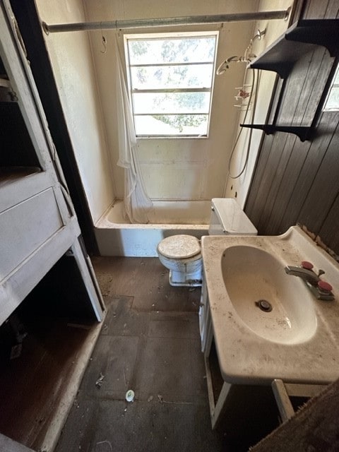 full bathroom with vanity, toilet, and shower / bathtub combination with curtain