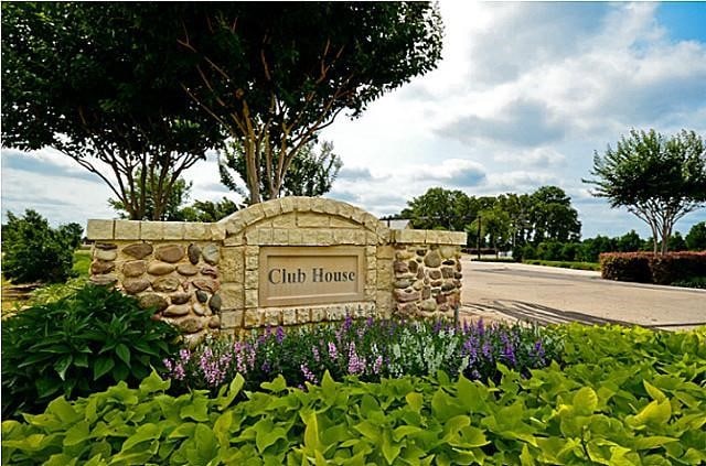 Listing photo 2 for 14 Clubhouse Dr Unit Lots11, 12Or13, Corsicana TX 75109