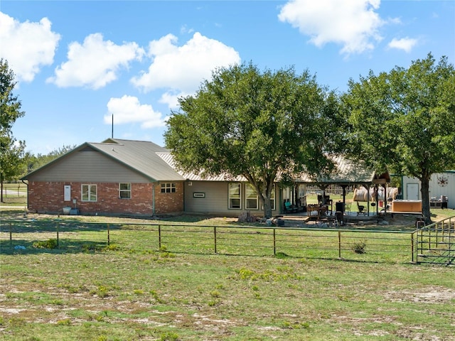 exterior space featuring a front yard