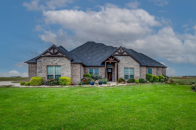 view of front facade with a front lawn