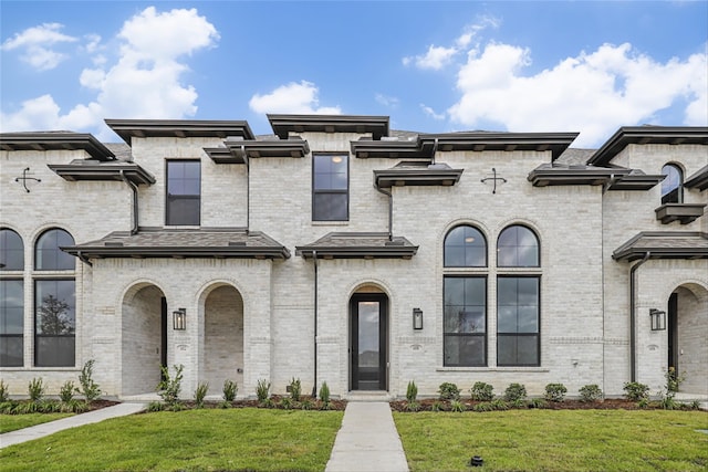 view of front of house with a front yard